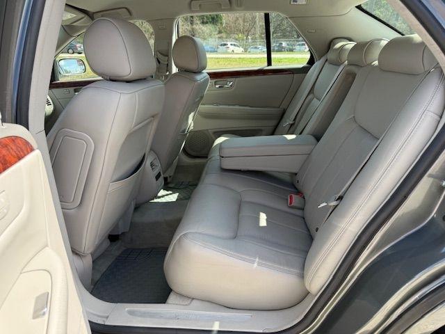 Cadillac DTS Sedan 2007