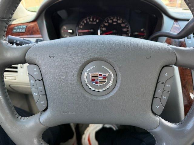 Cadillac DTS Sedan 2007