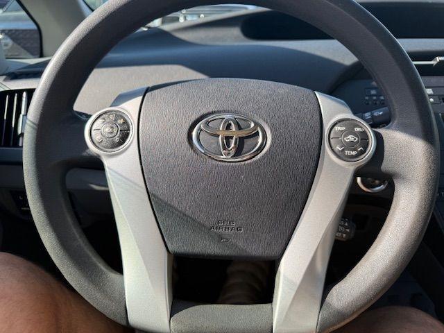 Toyota Prius Prius V 2010