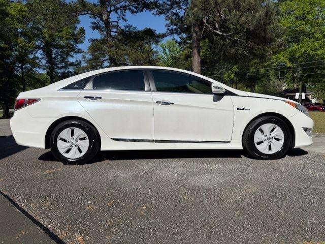 Hyundai Sonata Hybrid Sedan 2015