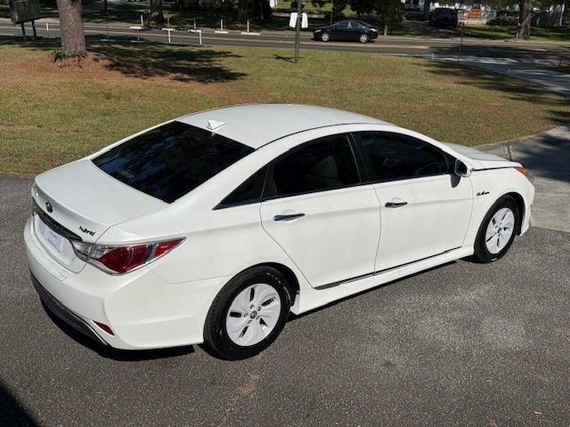 Hyundai Sonata Hybrid Sedan 2015