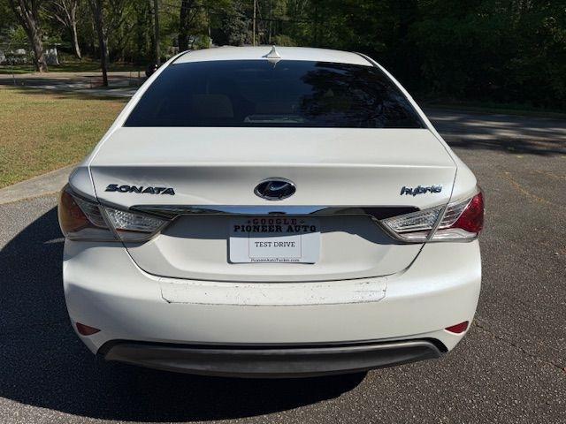 Hyundai Sonata Hybrid Sedan 2015