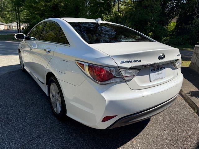 Hyundai Sonata Hybrid Sedan 2015