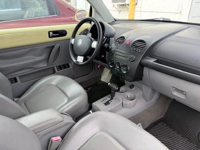 Volkswagen New Beetle GL 2.0L Convertible 2004