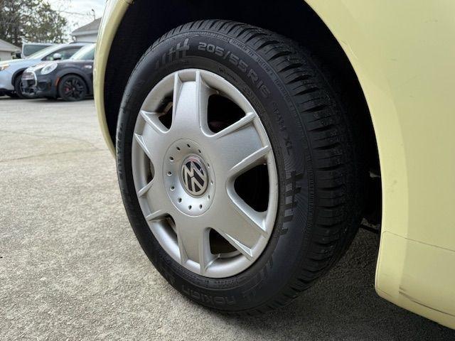 Volkswagen New Beetle GL 2.0L Convertible 2004