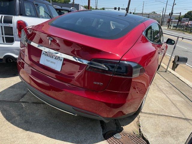 Tesla Model S 85D 2015