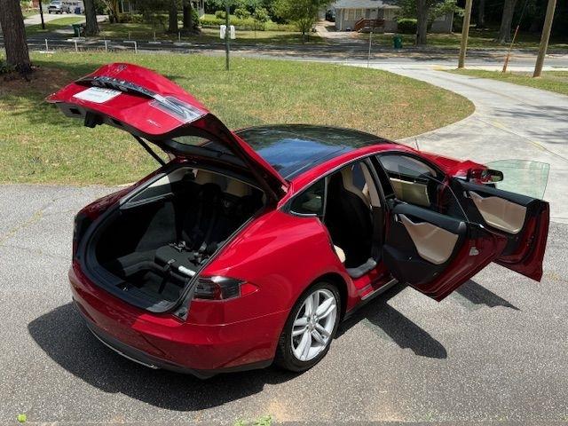 Tesla Model S 85D 2015