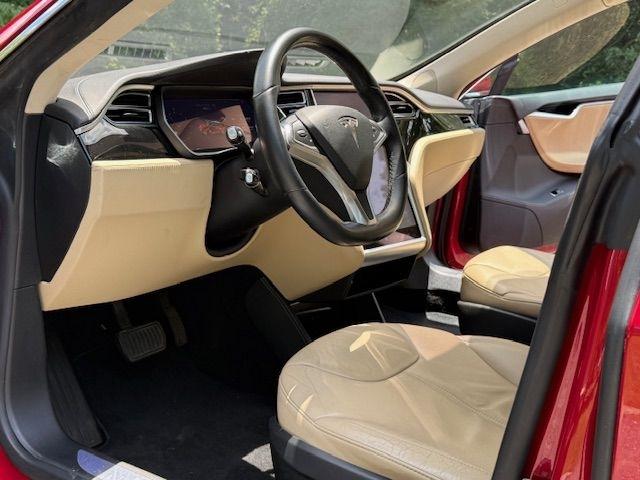 Tesla Model S 85D 2015