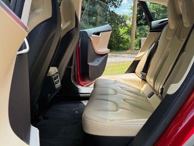 Tesla Model S 85D 2015