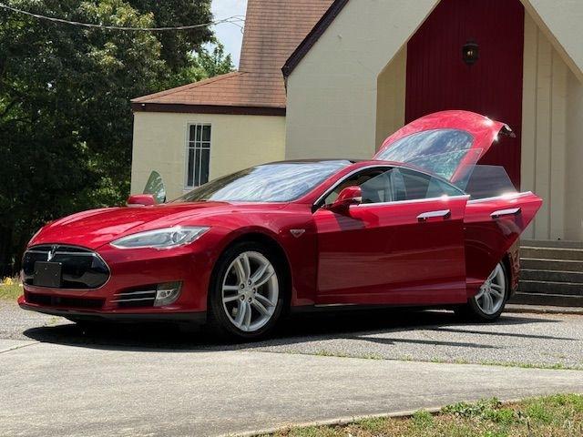 Tesla Model S 85D 2015