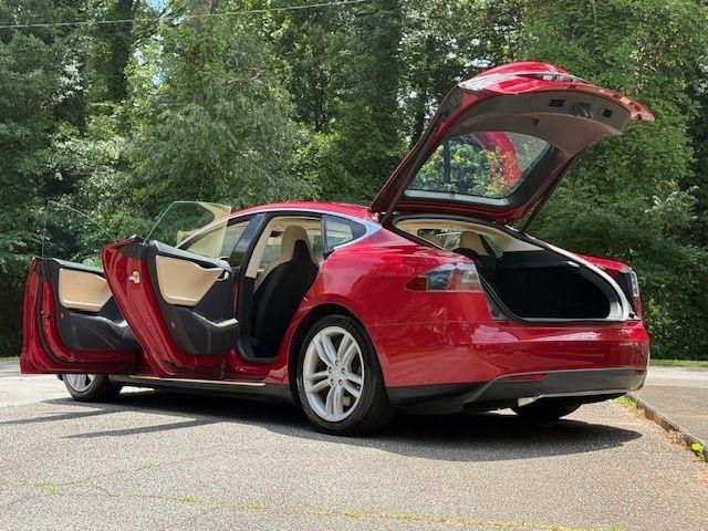 Tesla Model S 85D 2015
