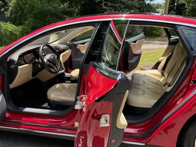 Tesla Model S 85D 2015