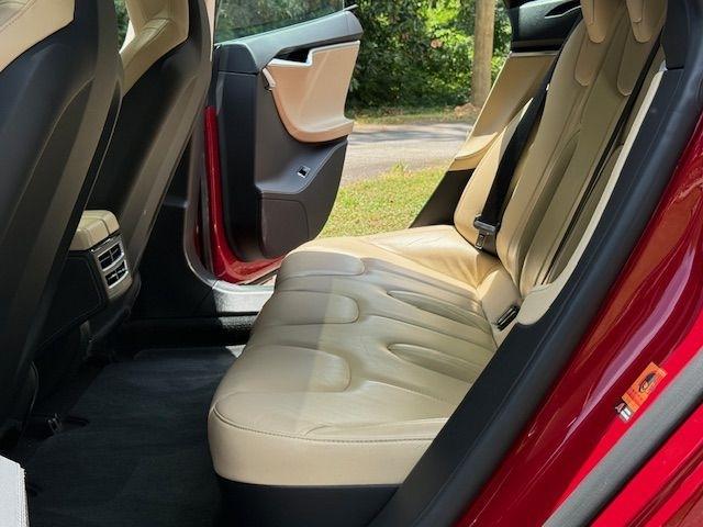 Tesla Model S 85D 2015