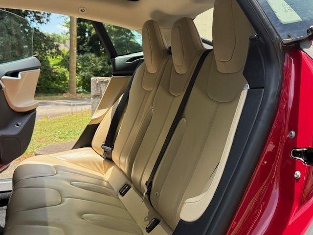 Tesla Model S 85D 2015