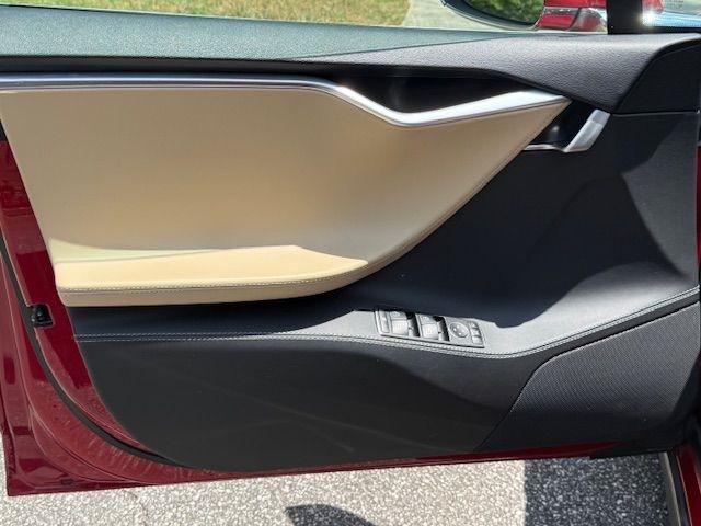 Tesla Model S 85D 2015