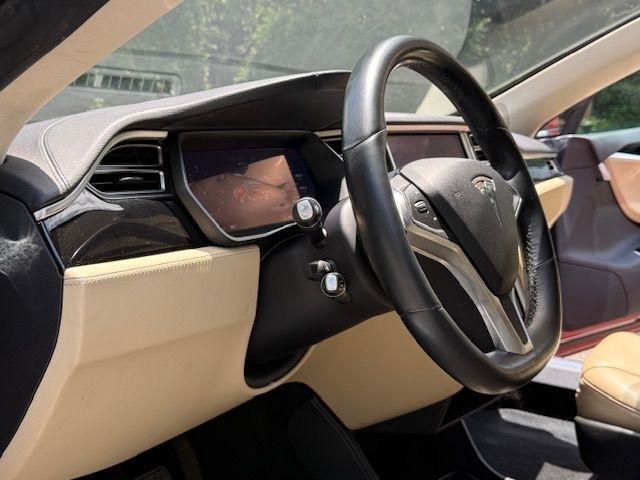 Tesla Model S 85D 2015