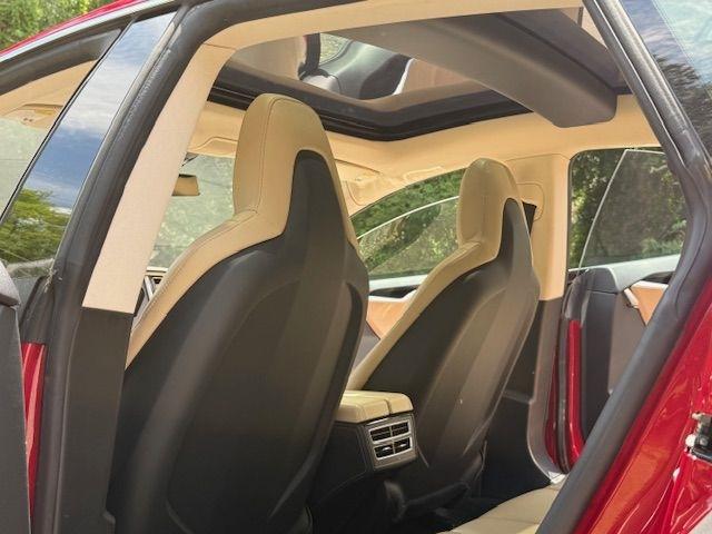 Tesla Model S 85D 2015
