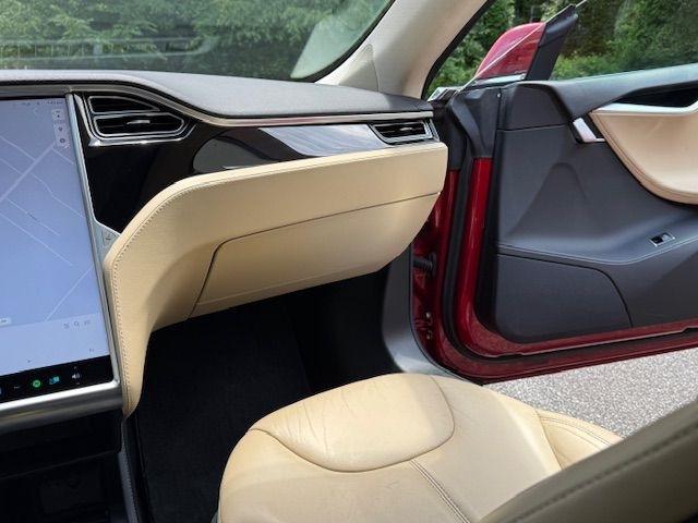 Tesla Model S 85D 2015