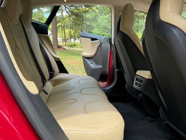 Tesla Model S 85D 2015