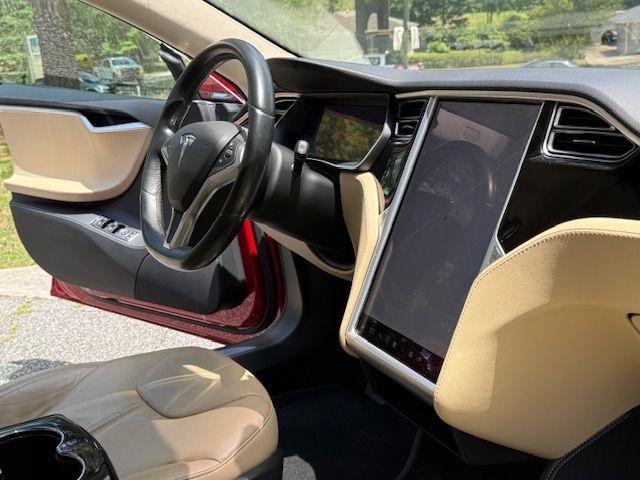 Tesla Model S 85D 2015
