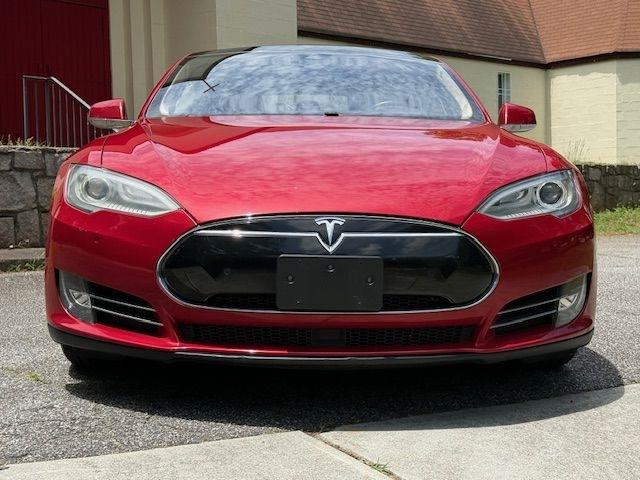Tesla Model S 85D 2015