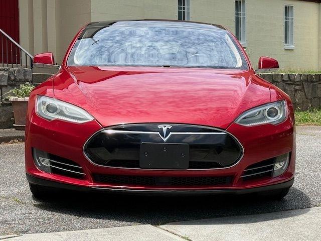 Tesla Model S 85D 2015