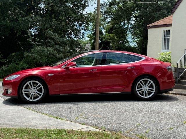 Tesla Model S 85D 2015
