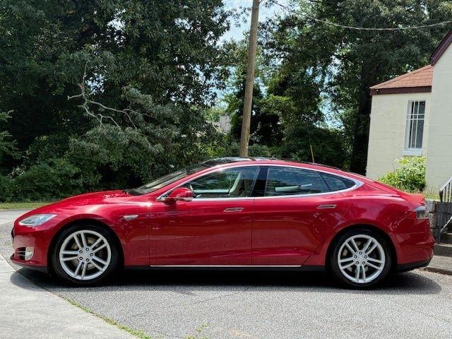 Tesla Model S 85D 2015
