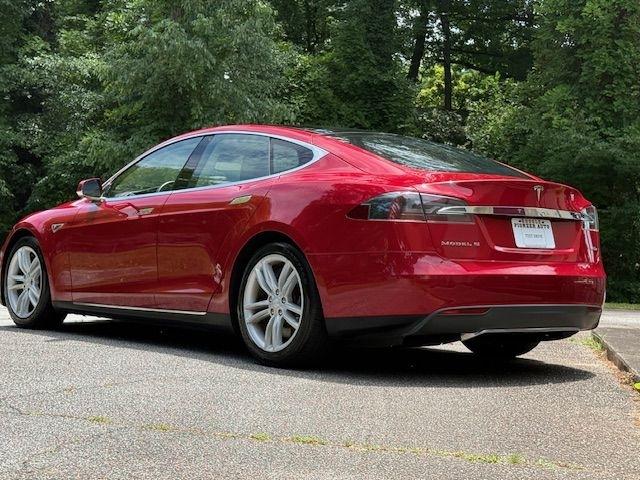 Tesla Model S 85D 2015