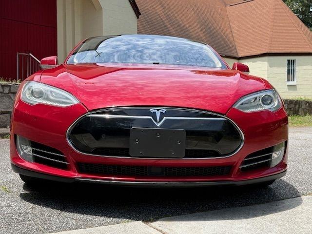Tesla Model S 85D 2015