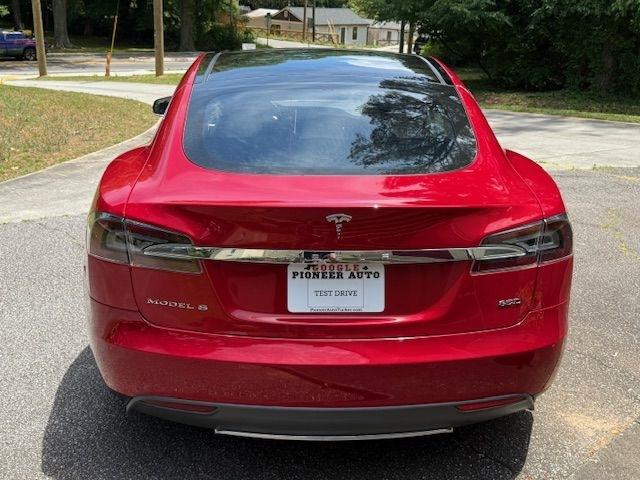 Tesla Model S 85D 2015