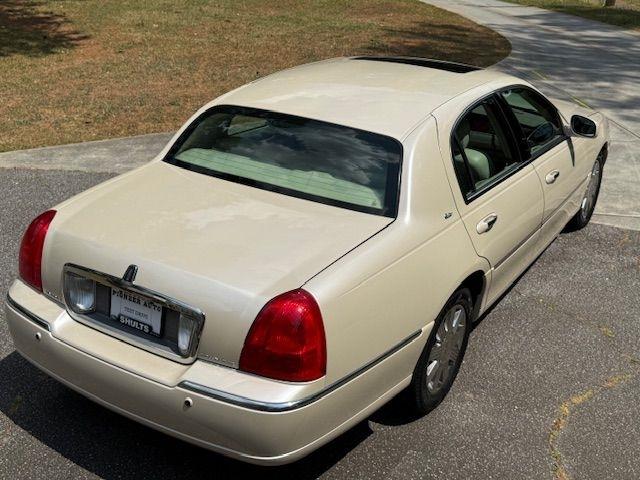Lincoln Town Car Cartier 2003