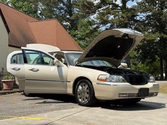 Lincoln Town Car Cartier 2003