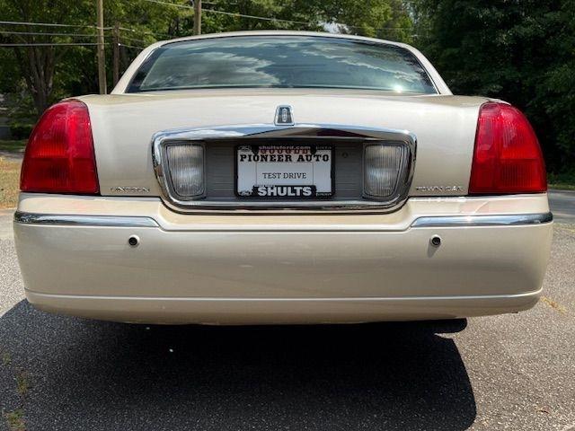 Lincoln Town Car Cartier 2003