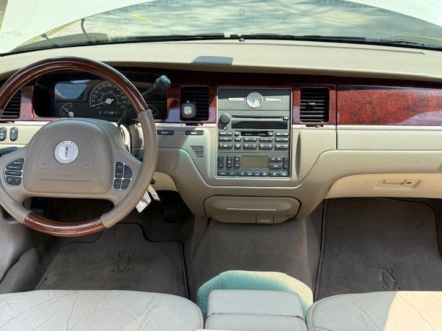 Lincoln Town Car Cartier 2003