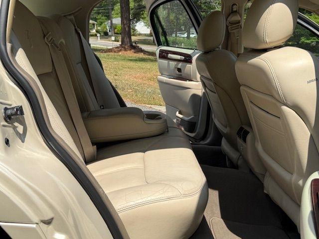 Lincoln Town Car Cartier 2003