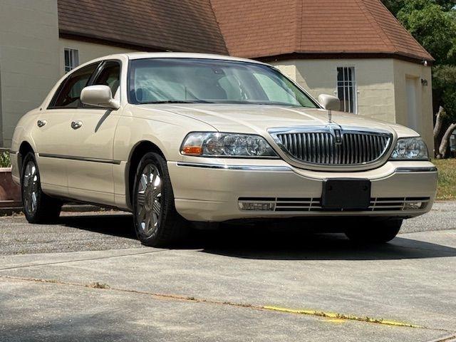 Lincoln Town Car Cartier 2003