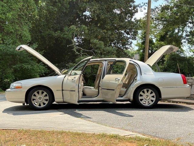 Lincoln Town Car Cartier 2003
