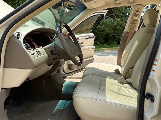 Lincoln Town Car Cartier 2003