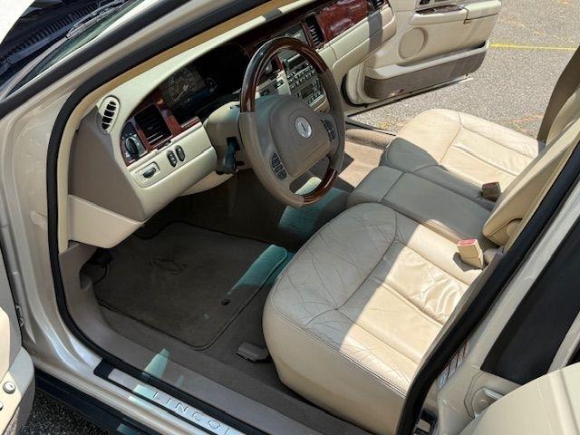 Lincoln Town Car Cartier 2003