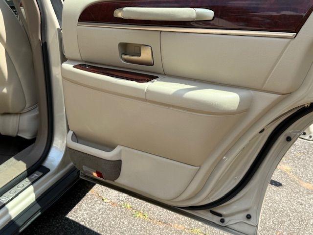 Lincoln Town Car Cartier 2003