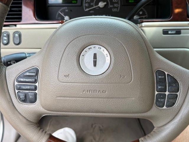 Lincoln Town Car Cartier 2003