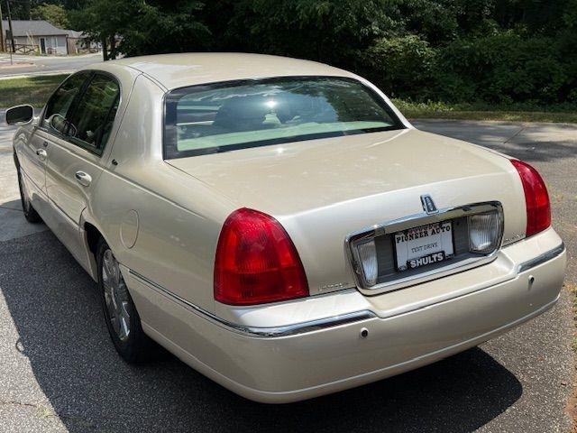 Lincoln Town Car Cartier 2003