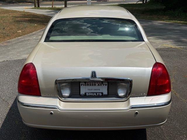Lincoln Town Car Cartier 2003