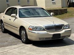 2003 Lincoln Town Car 