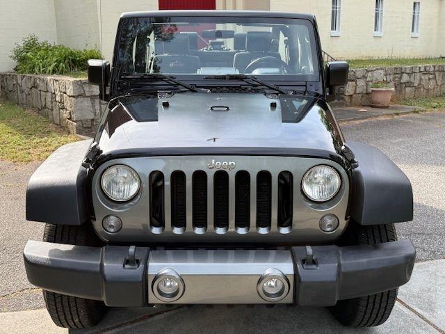 Jeep Wrangler Sport 4WD 2010