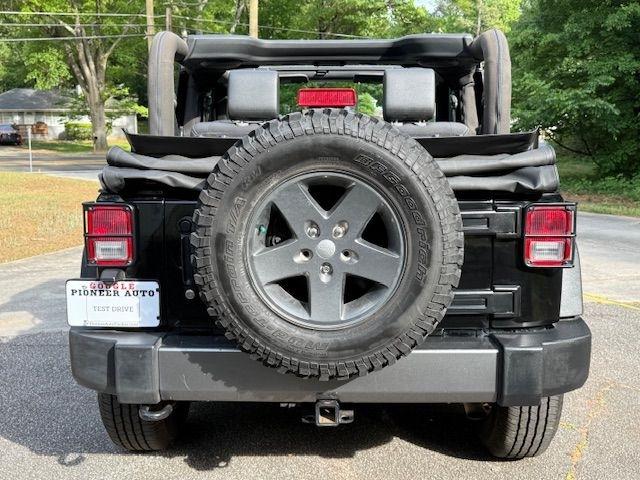 Jeep Wrangler Sport 4WD 2010