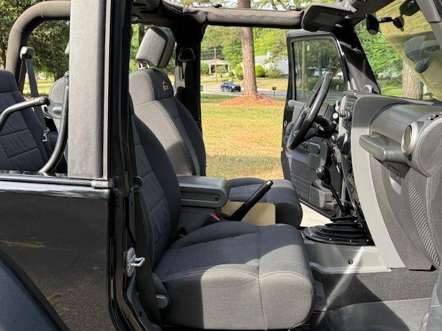 Jeep Wrangler Sport 4WD 2010