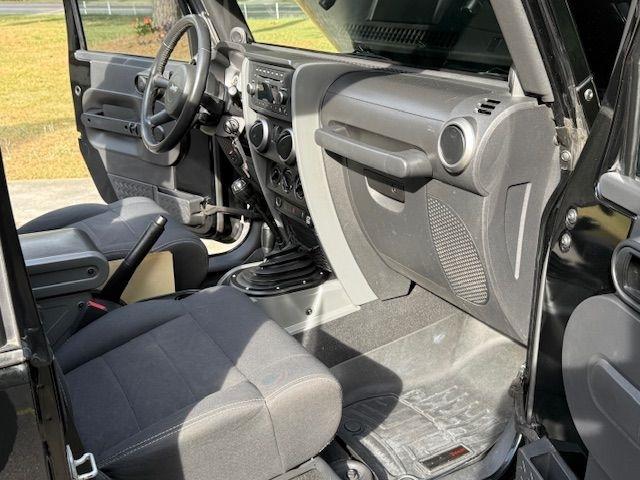 Jeep Wrangler Sport 4WD 2010