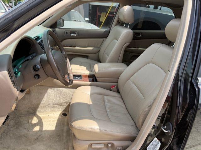 Lexus LS 400 Base 1995